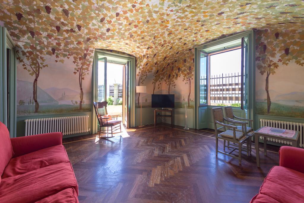 Villa La Rossa Fiumelatte 外观 照片