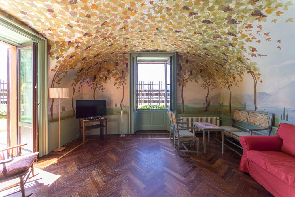 Villa La Rossa Fiumelatte 外观 照片